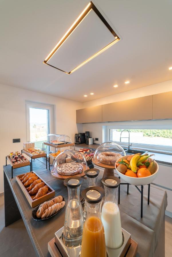 Villa Porrelli Rooms & Spa Suite San Demetrio ne' Vestini Bagian luar foto